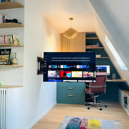 Luxurious And Family Duplex 4bd With Incredible View Parijs