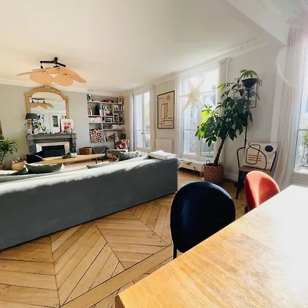 Appartement Luxurious And Family Duplex 4bd With Incredible View Parijs