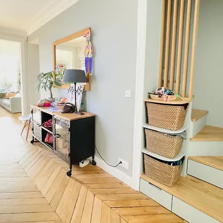 Luxurious And Family Duplex 4bd With Incredible View Parijs
