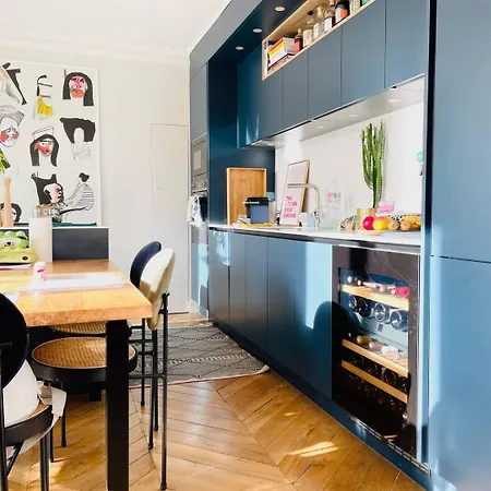Luxurious And Family Duplex 4bd With Incredible View * Parijs